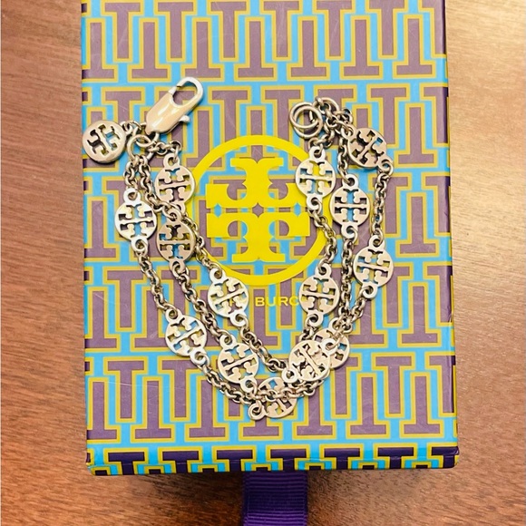 Tory Burch logo round silver triple chain bracelet - Picture 3 of 4